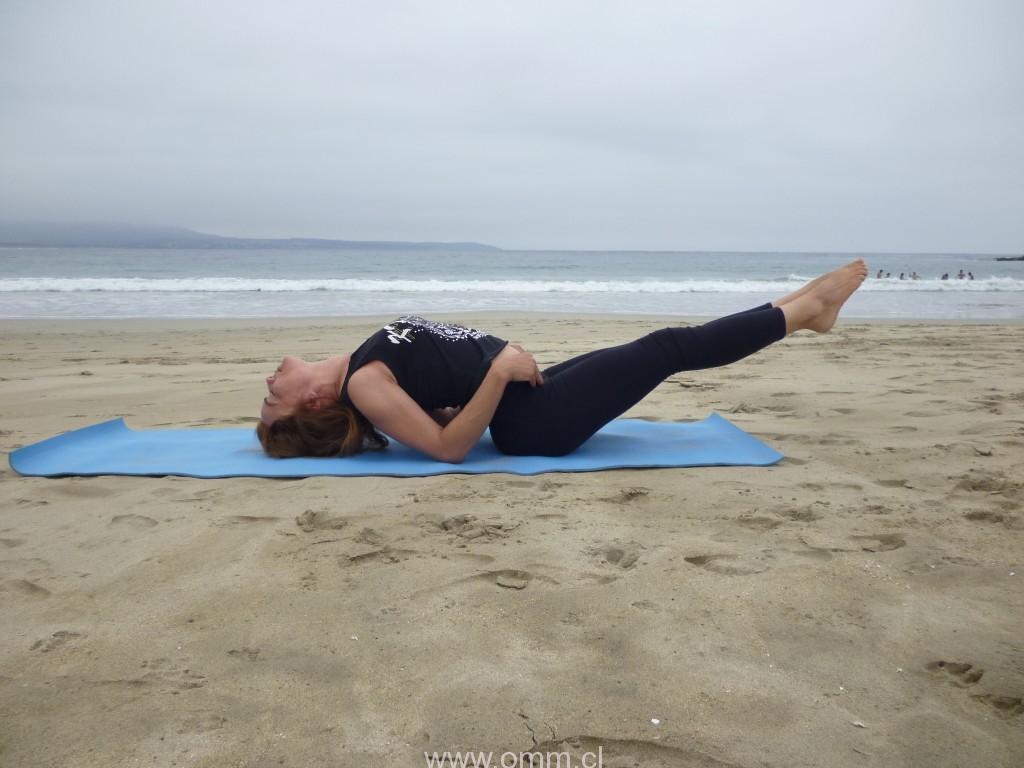 Matzyasana Postura Del Pez Yoga Omm Rancagua Gaiasalud